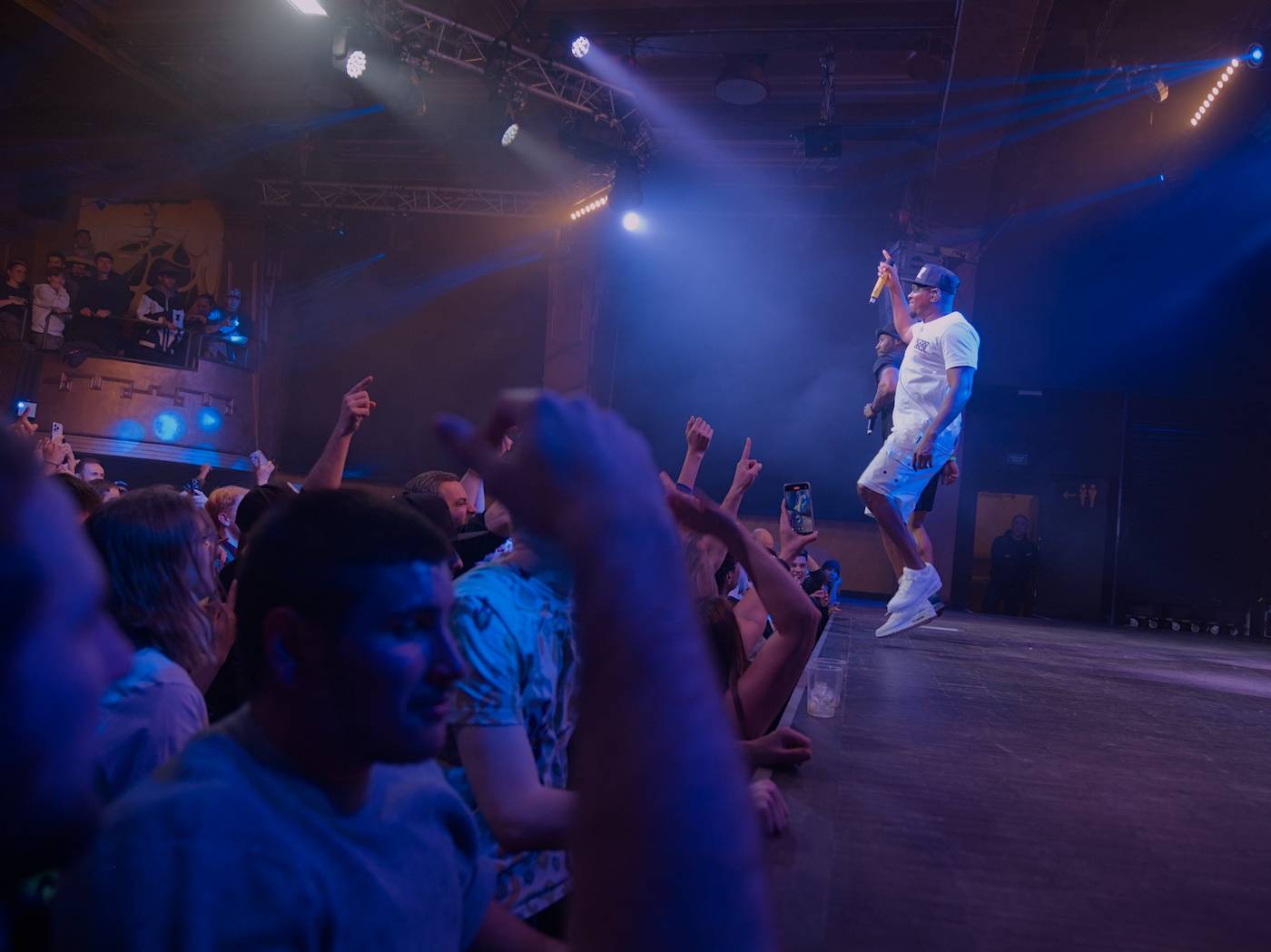 Průkopník ostrovního hip-hopu Dizzee Rascal zahrál v Praze, večer zahájil DJ C. Monts