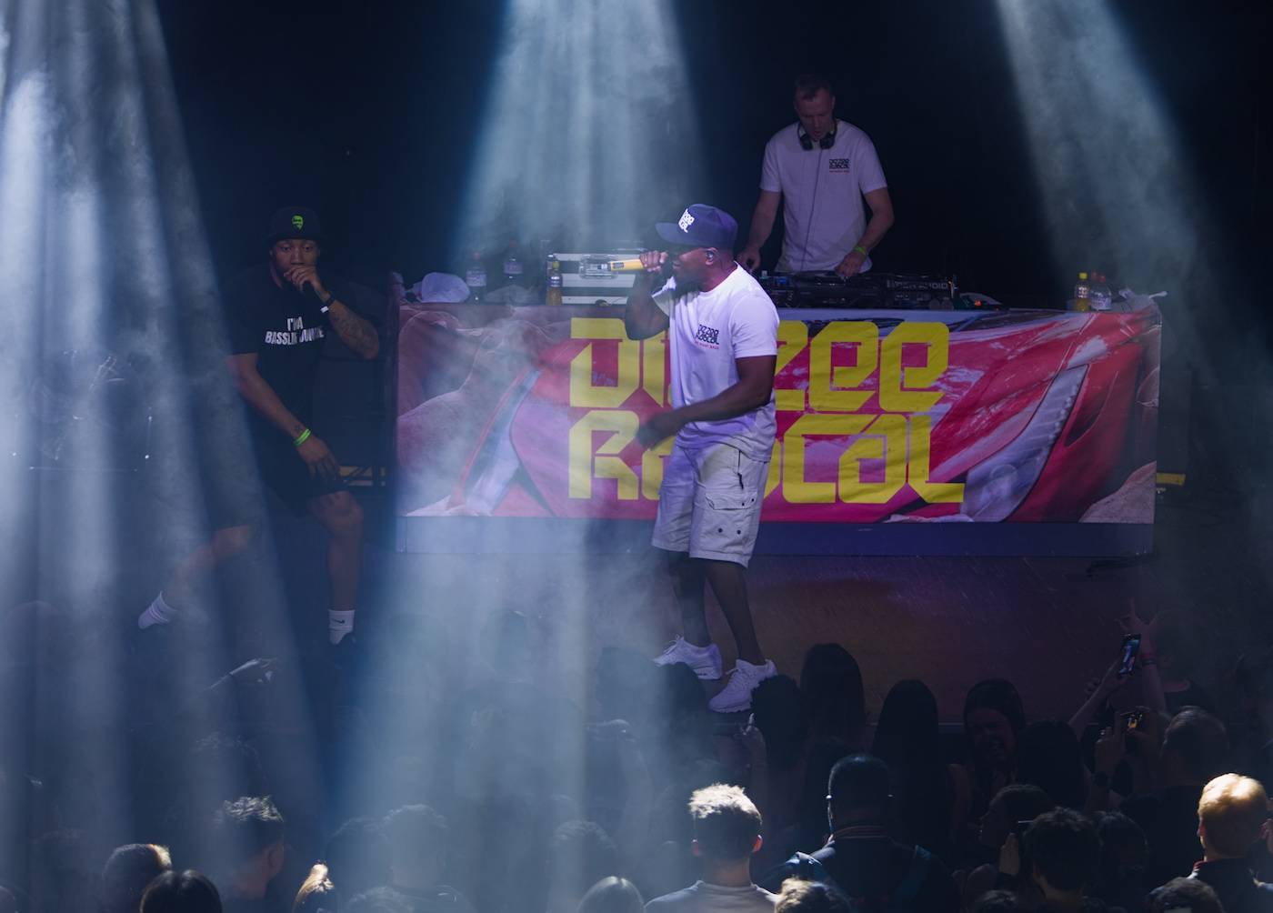 Průkopník ostrovního hip-hopu Dizzee Rascal zahrál v Praze, večer zahájil DJ C. Monts