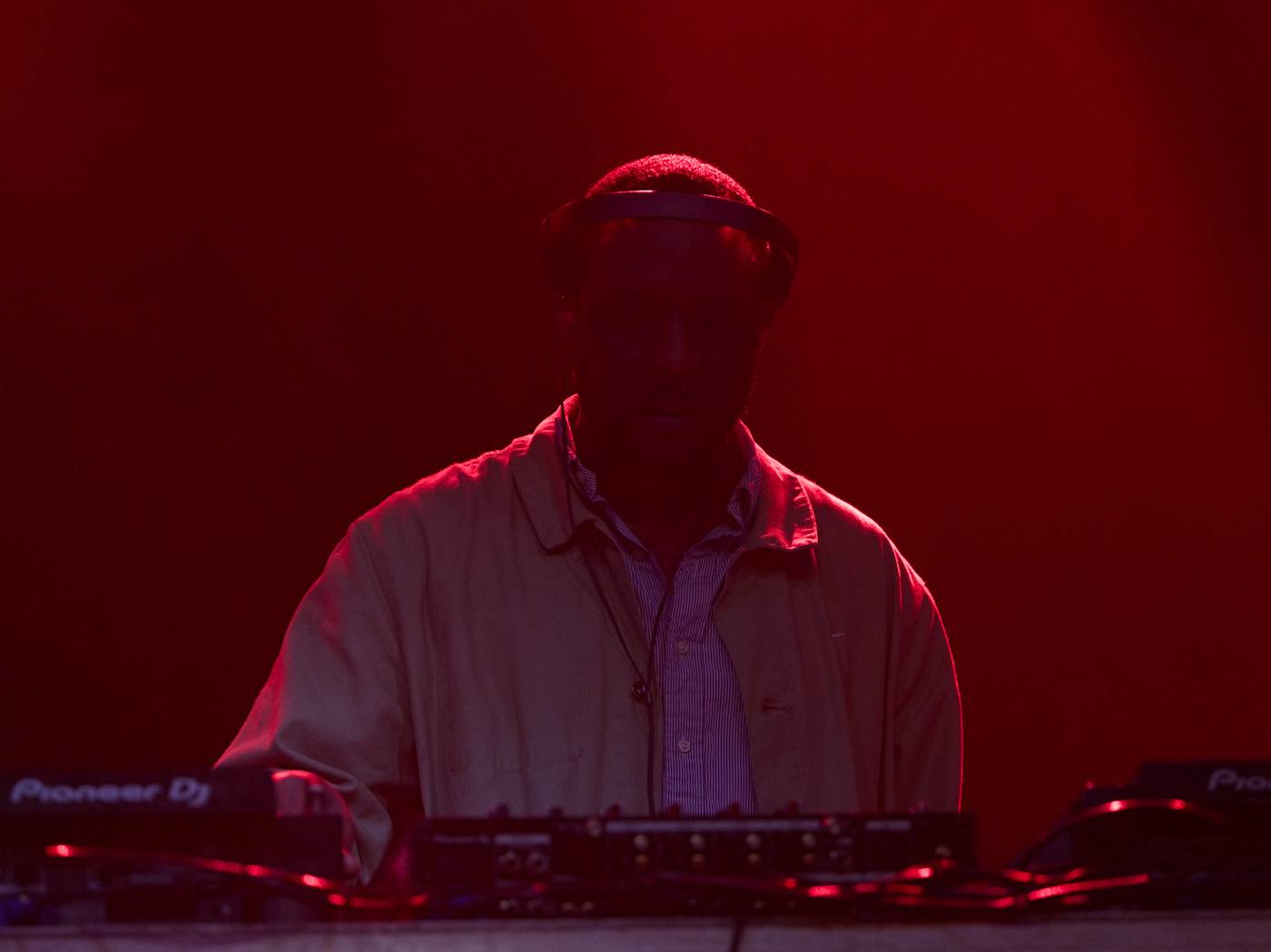 Průkopník ostrovního hip-hopu Dizzee Rascal zahrál v Praze, večer zahájil DJ C. Monts