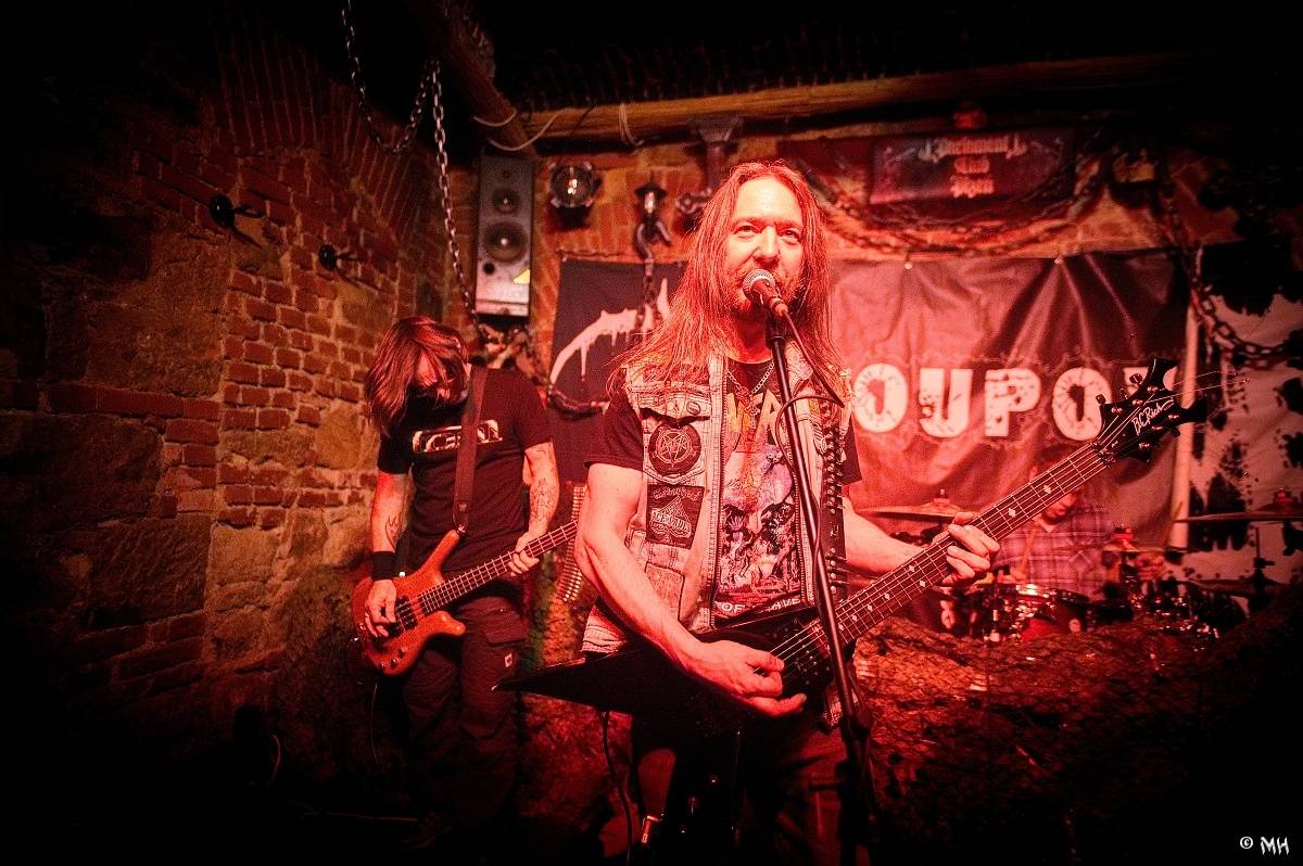 Metalová smršť v Parlament Clubu v Plzni: Thrash, death i temný black z Řecka