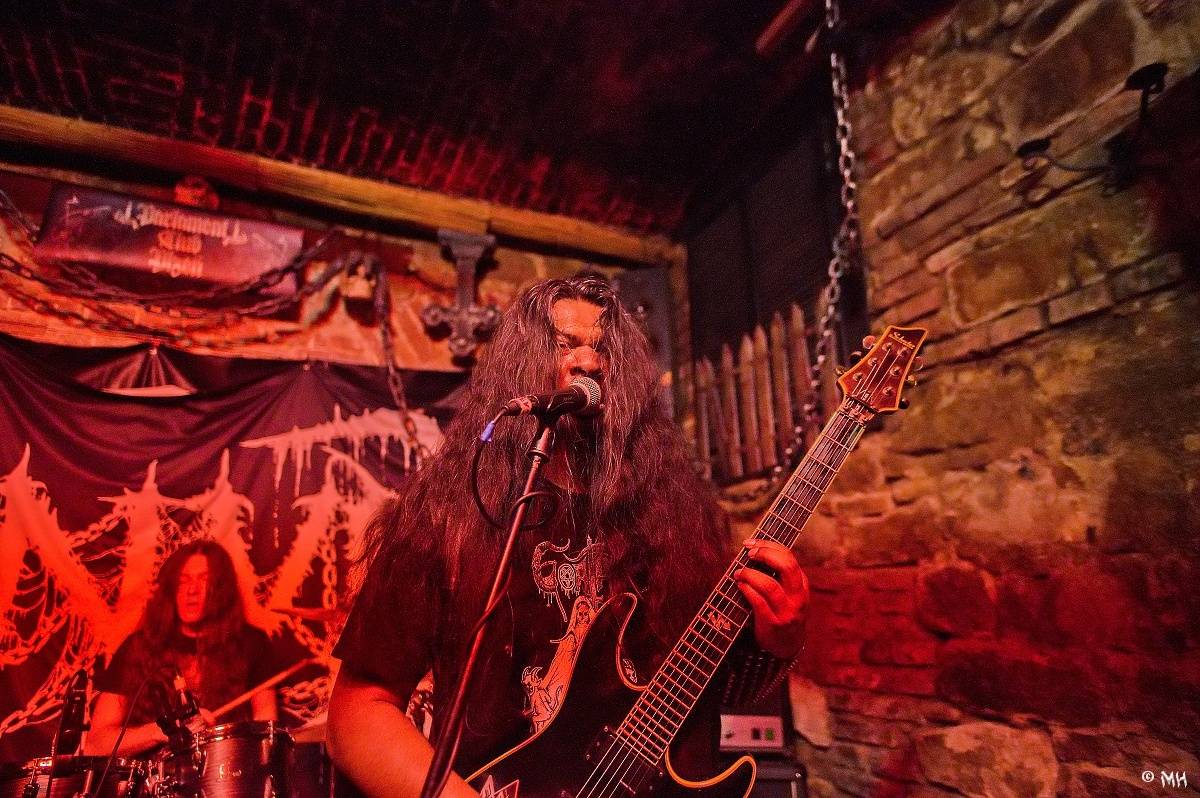 Metalová smršť v Parlament Clubu v Plzni: Thrash, death i temný black z Řecka