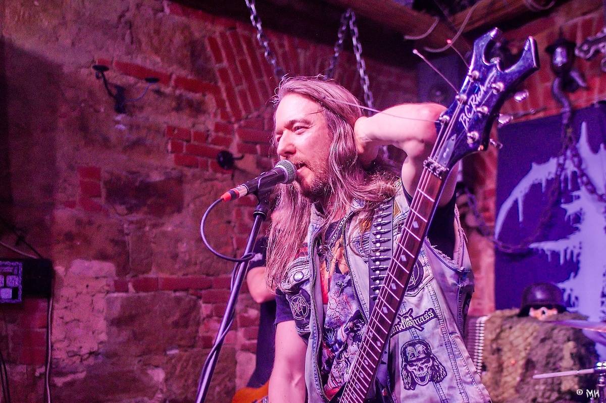 Metalová smršť v Parlament Clubu v Plzni: Thrash, death i temný black z Řecka