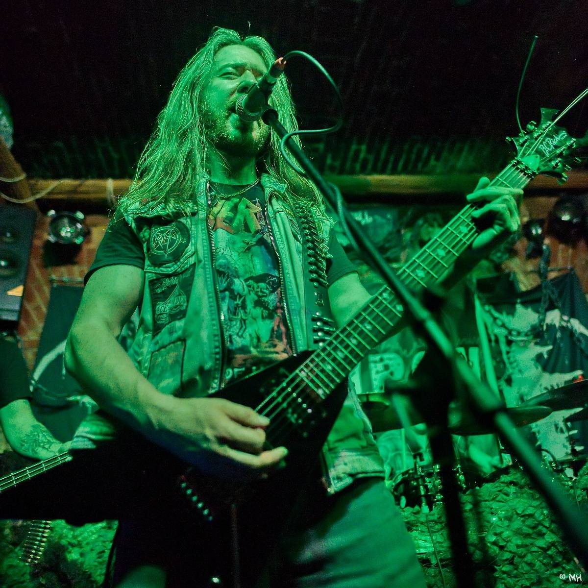 Metalová smršť v Parlament Clubu v Plzni: Thrash, death i temný black z Řecka