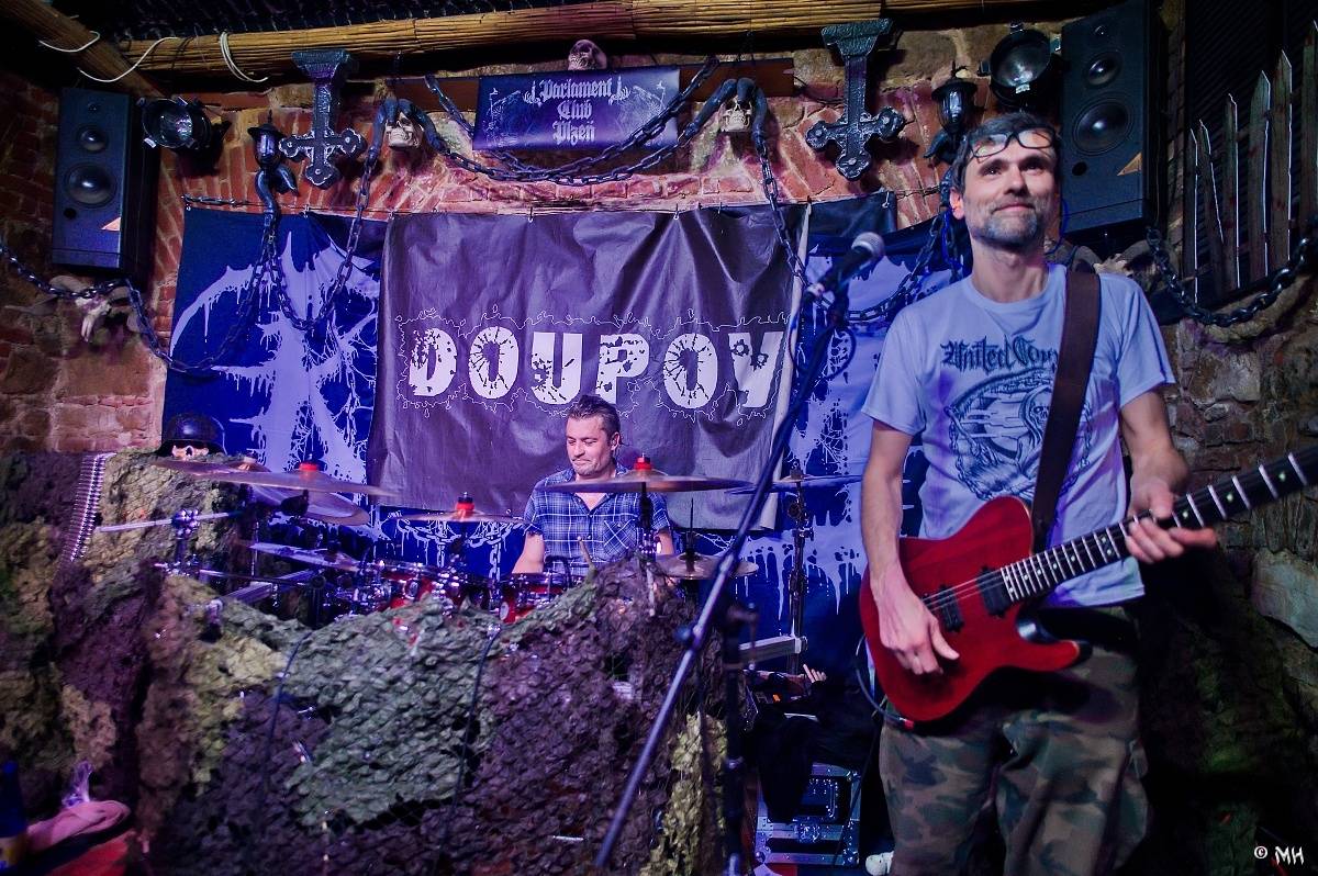 Metalová smršť v Parlament Clubu v Plzni: Thrash, death i temný black z Řecka