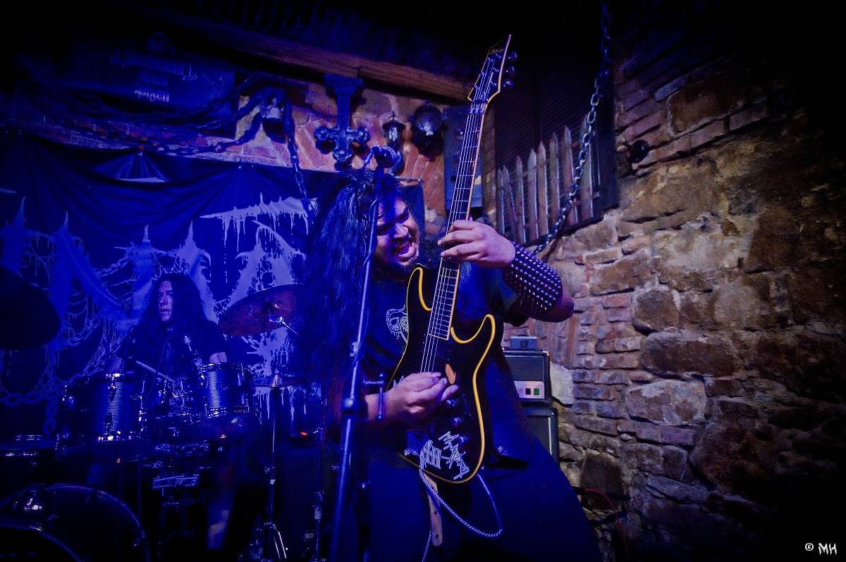 Metalová smršť v Parlament Clubu v Plzni: Thrash, death i temný black z Řecka