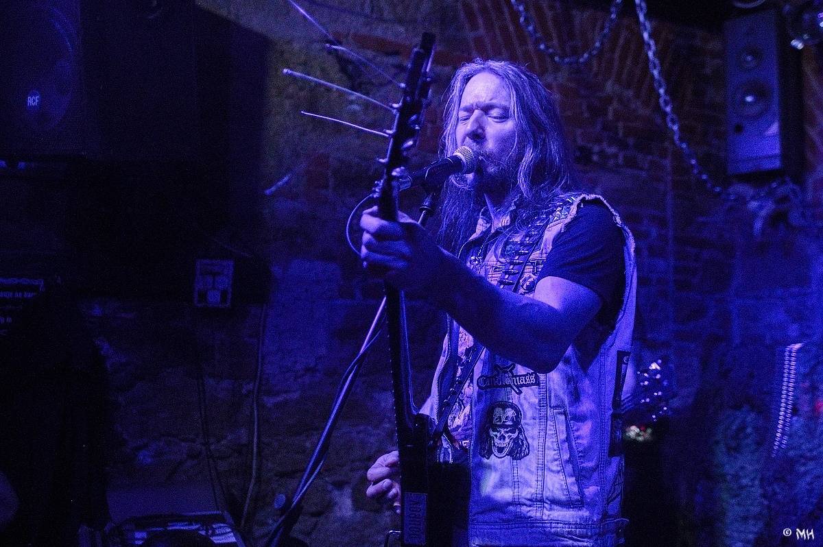 Metalová smršť v Parlament Clubu v Plzni: Thrash, death i temný black z Řecka