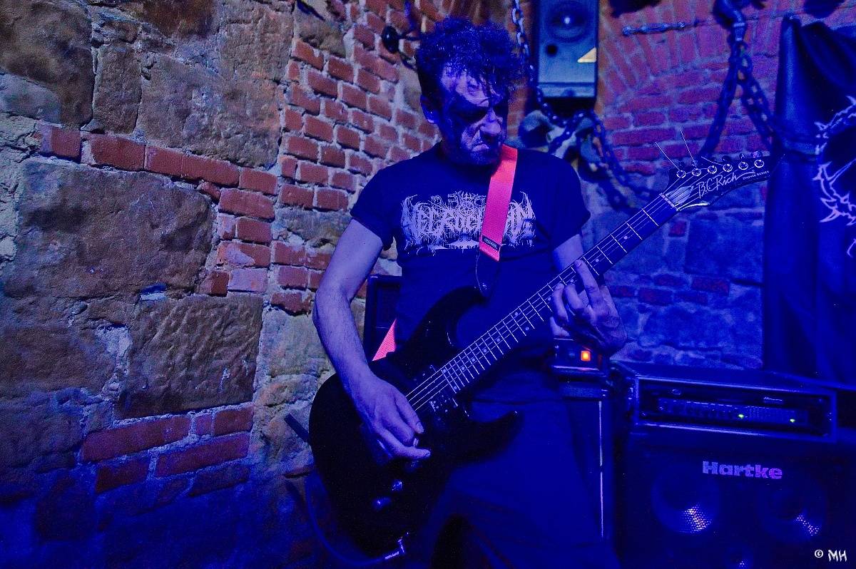 Metalová smršť v Parlament Clubu v Plzni: Thrash, death i temný black z Řecka