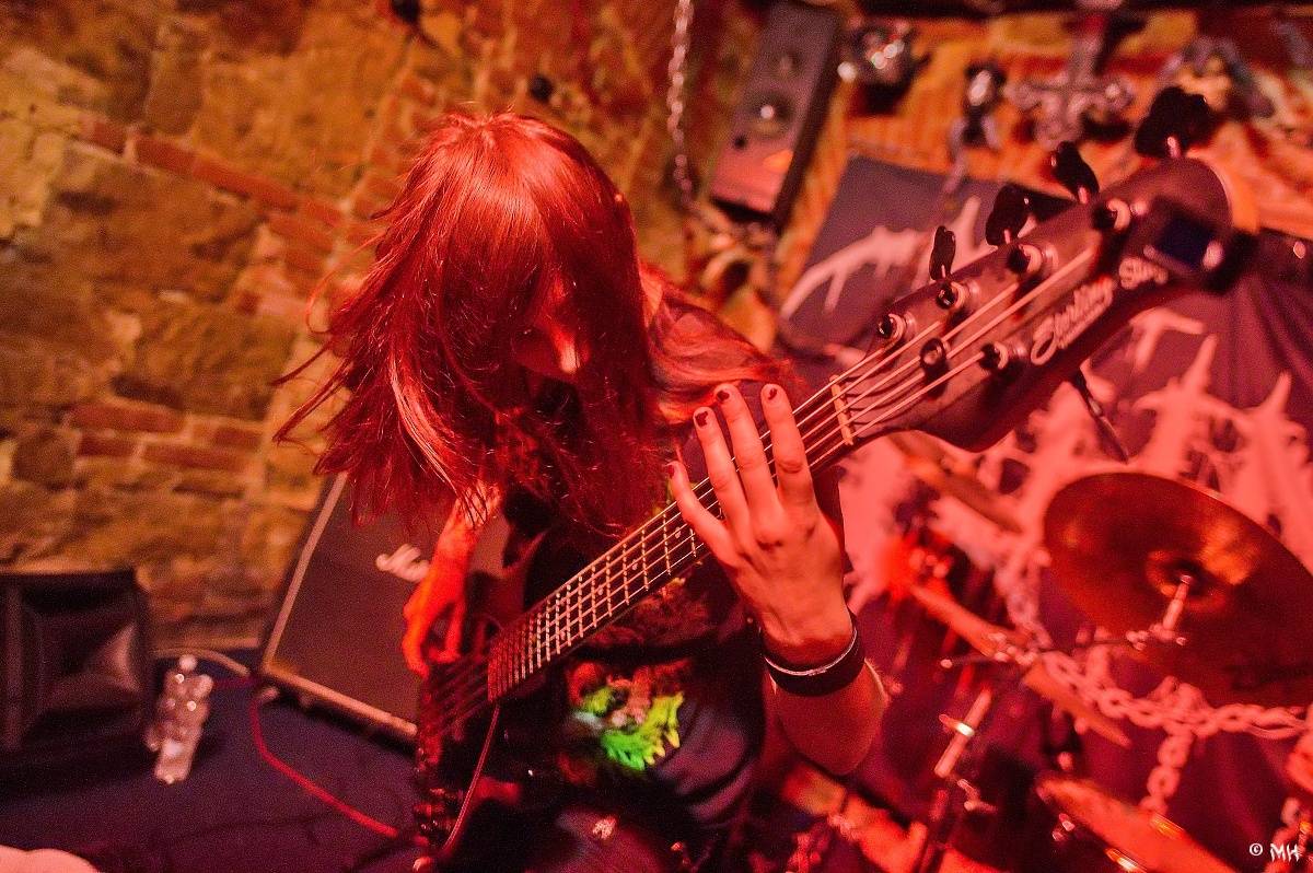 Metalová smršť v Parlament Clubu v Plzni: Thrash, death i temný black z Řecka