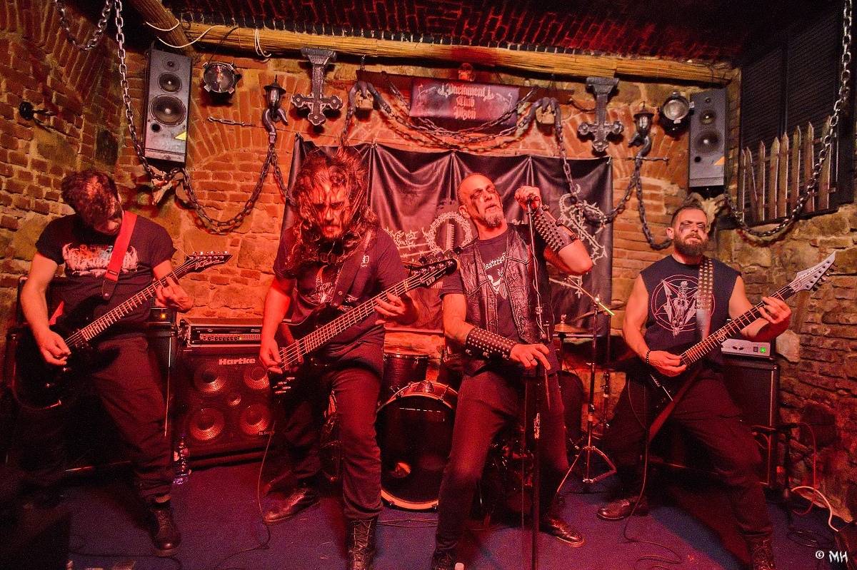 Metalová smršť v Parlament Clubu v Plzni: Thrash, death i temný black z Řecka