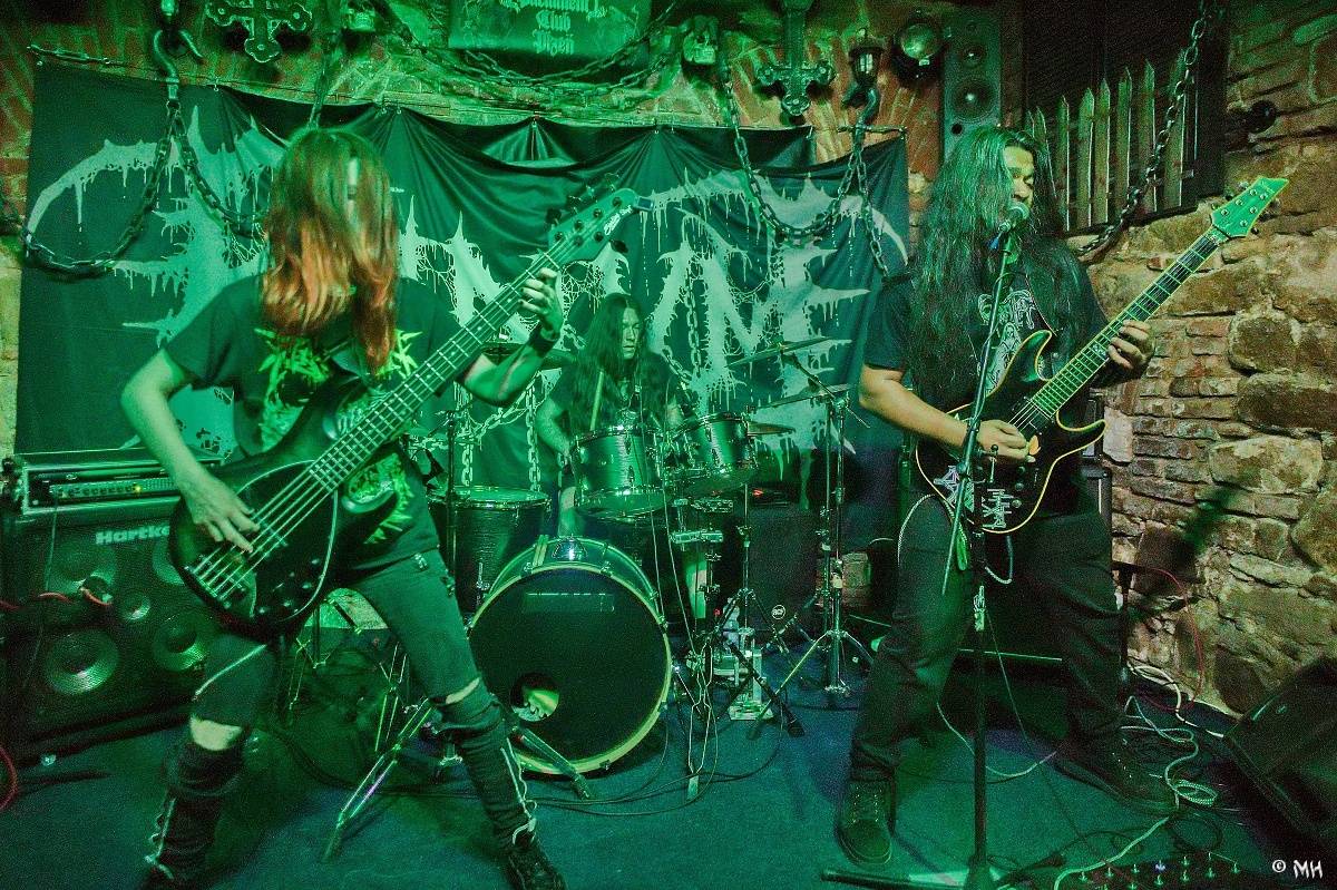 Metalová smršť v Parlament Clubu v Plzni: Thrash, death i temný black z Řecka