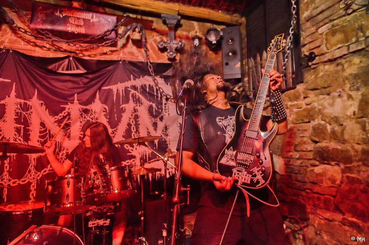 Metalová smršť v Parlament Clubu v Plzni: Thrash, death i temný black z Řecka