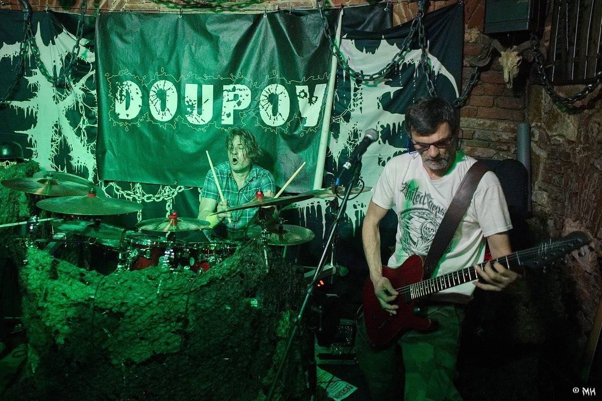 Metalová smršť v Parlament Clubu v Plzni: Thrash, death i temný black z Řecka