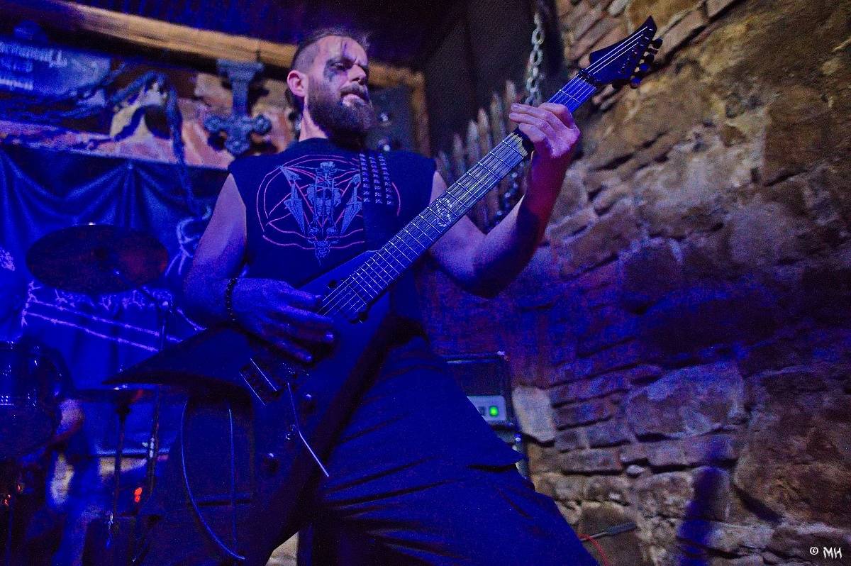 Metalová smršť v Parlament Clubu v Plzni: Thrash, death i temný black z Řecka