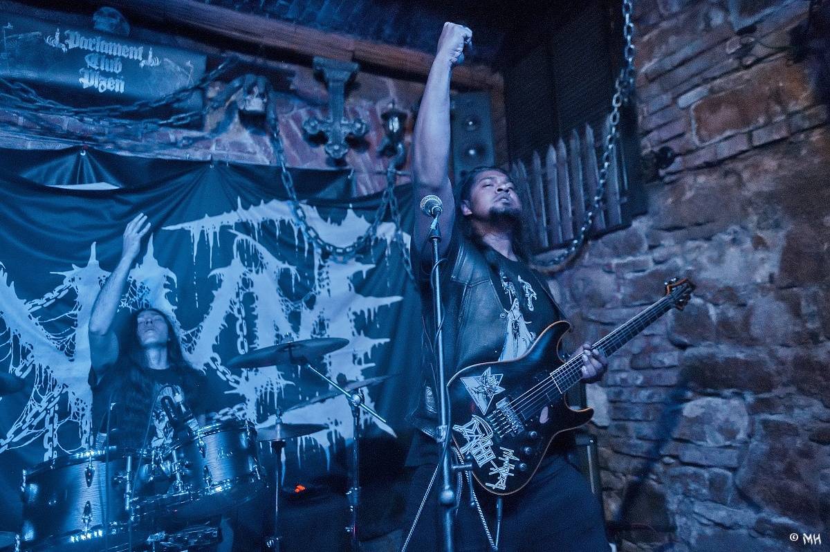 Metalová smršť v Parlament Clubu v Plzni: Thrash, death i temný black z Řecka