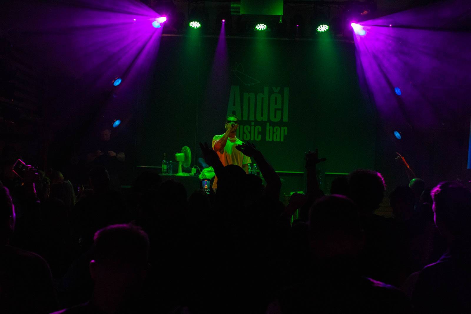 Majk Spirit rozezpíval Plzeň, záda mu kryl DJ Grimaso