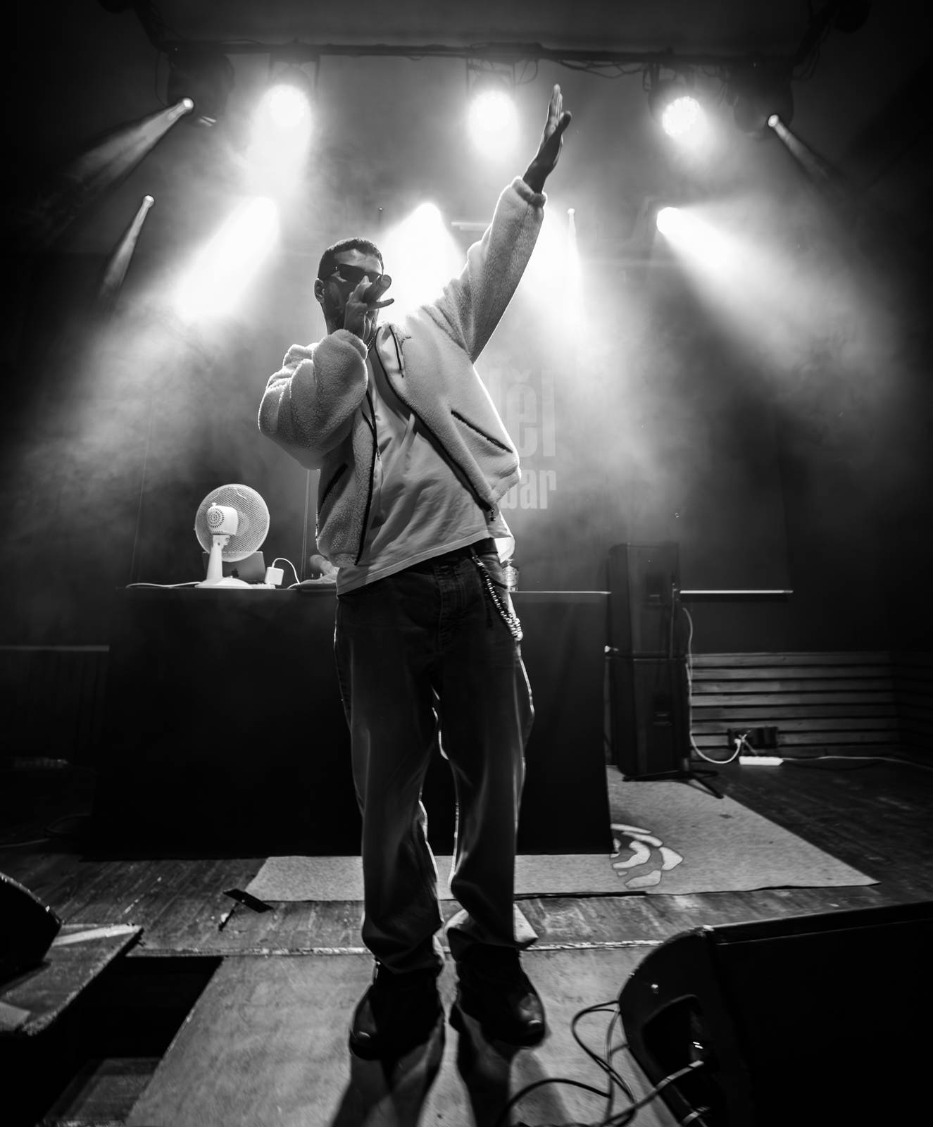 Majk Spirit rozezpíval Plzeň, záda mu kryl DJ Grimaso