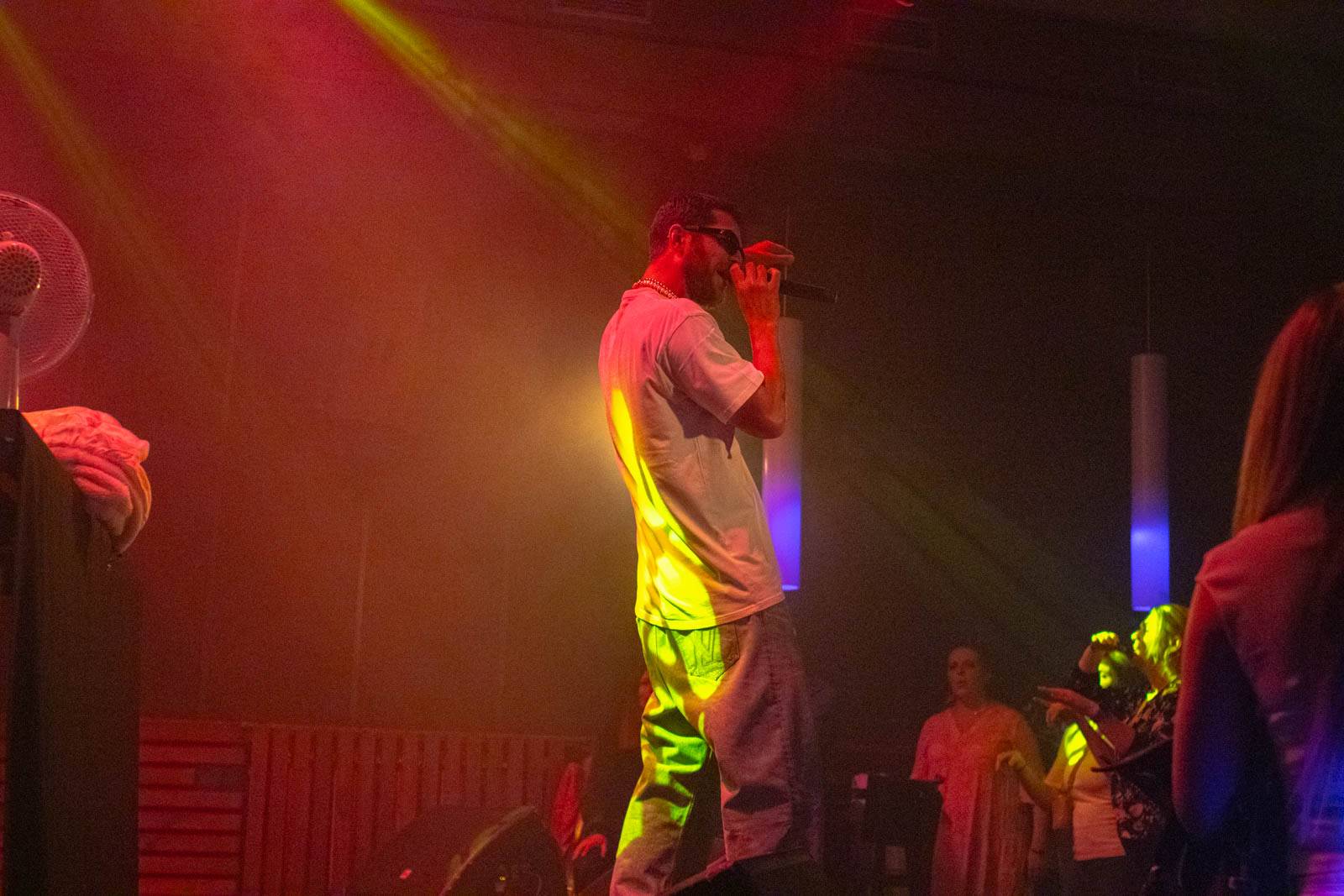 Majk Spirit rozezpíval Plzeň, záda mu kryl DJ Grimaso