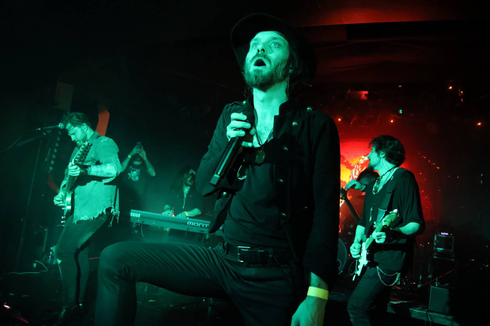 Hentai Corporation, Pan Lynx a Acid Row rozjeli party na podporu klubu Futurum