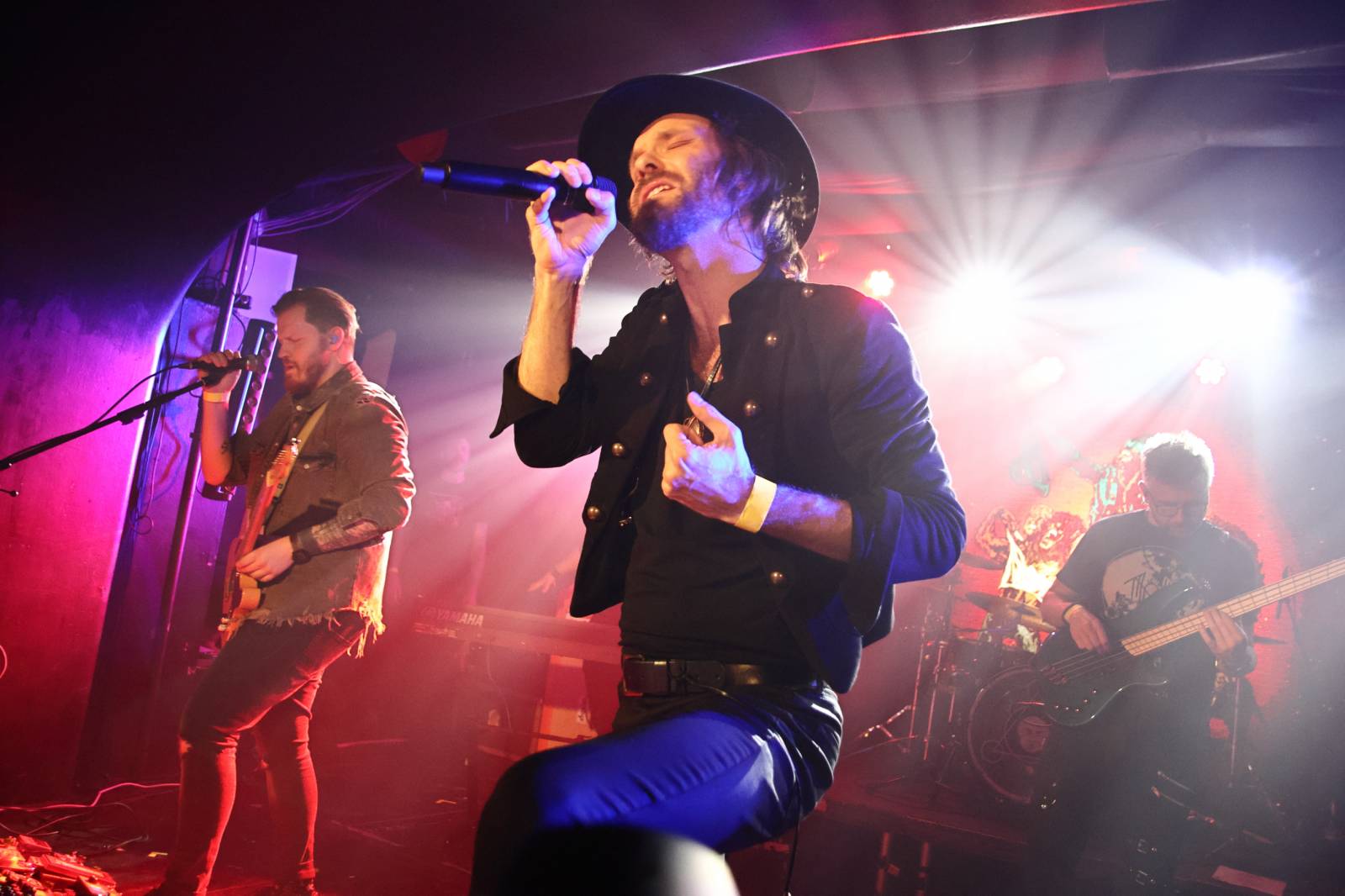 Hentai Corporation, Pan Lynx a Acid Row rozjeli party na podporu klubu Futurum