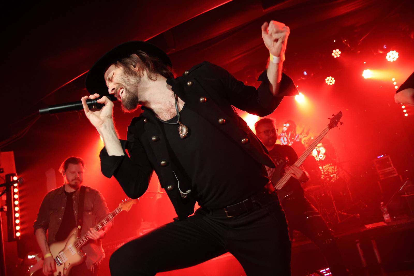 Hentai Corporation, Pan Lynx a Acid Row rozjeli party na podporu klubu Futurum