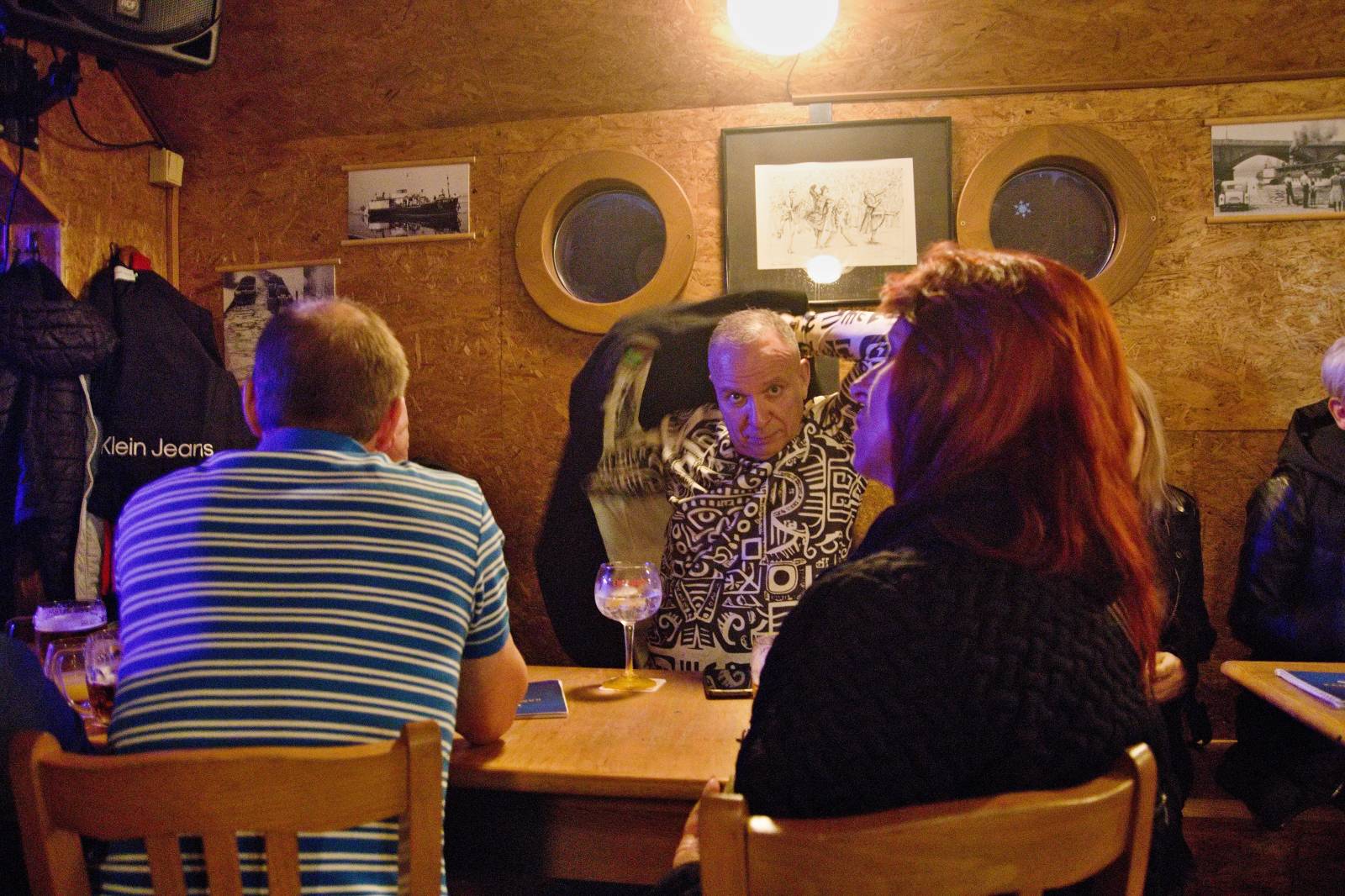 Lady Kate a Markýz John rozproudili loď Kamina v Praze