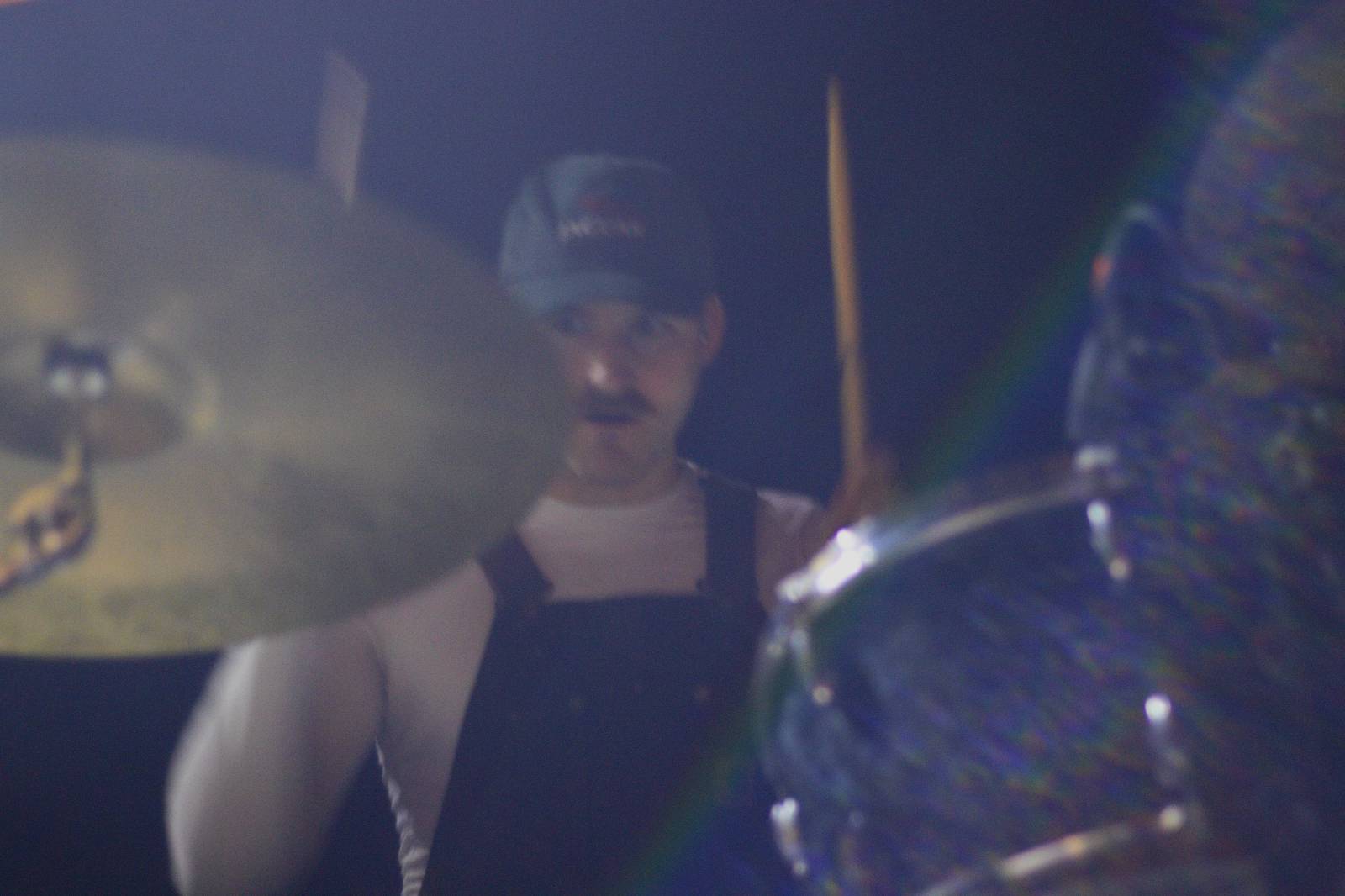 ROXY zažila rockové zemětřesení: JOHN WOLFHOOKER ovládli pódium s FROM OUR HANDS a THE MAY REVOLUTION