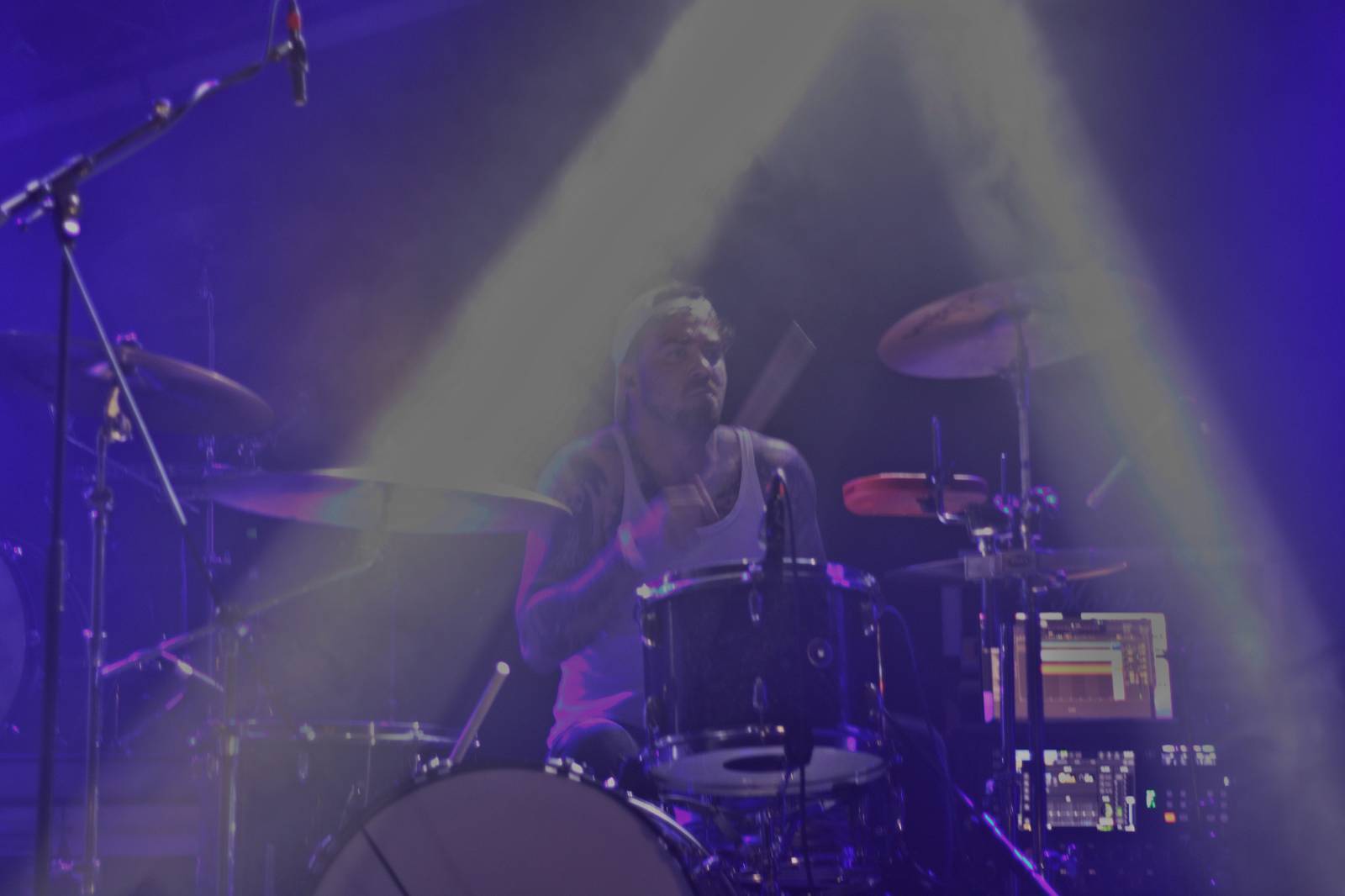 ROXY zažila rockové zemětřesení: JOHN WOLFHOOKER ovládli pódium s FROM OUR HANDS a THE MAY REVOLUTION