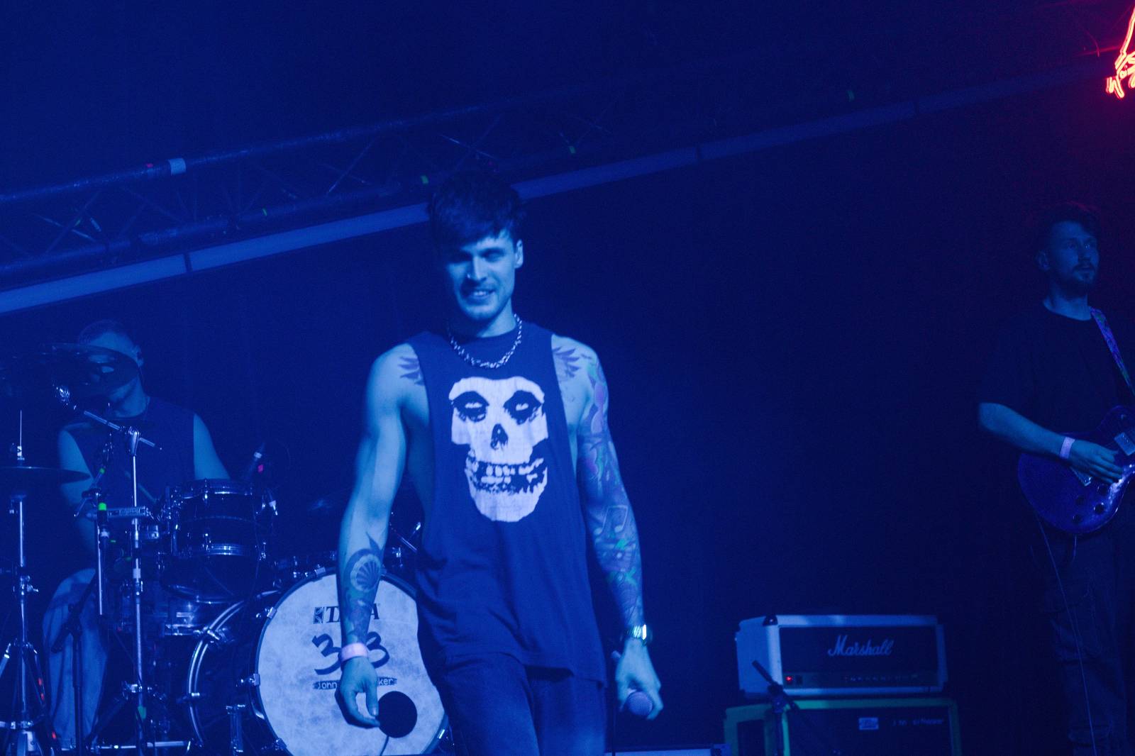 ROXY zažila rockové zemětřesení: JOHN WOLFHOOKER ovládli pódium s FROM OUR HANDS a THE MAY REVOLUTION