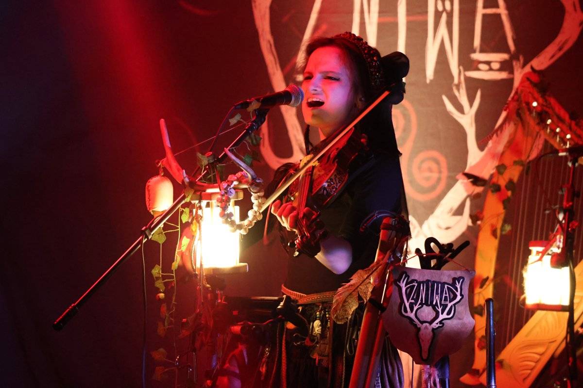 Deloraine, Eihwar a Žniwa oslavili ve vyprodaném Sonu v Brně beltaine