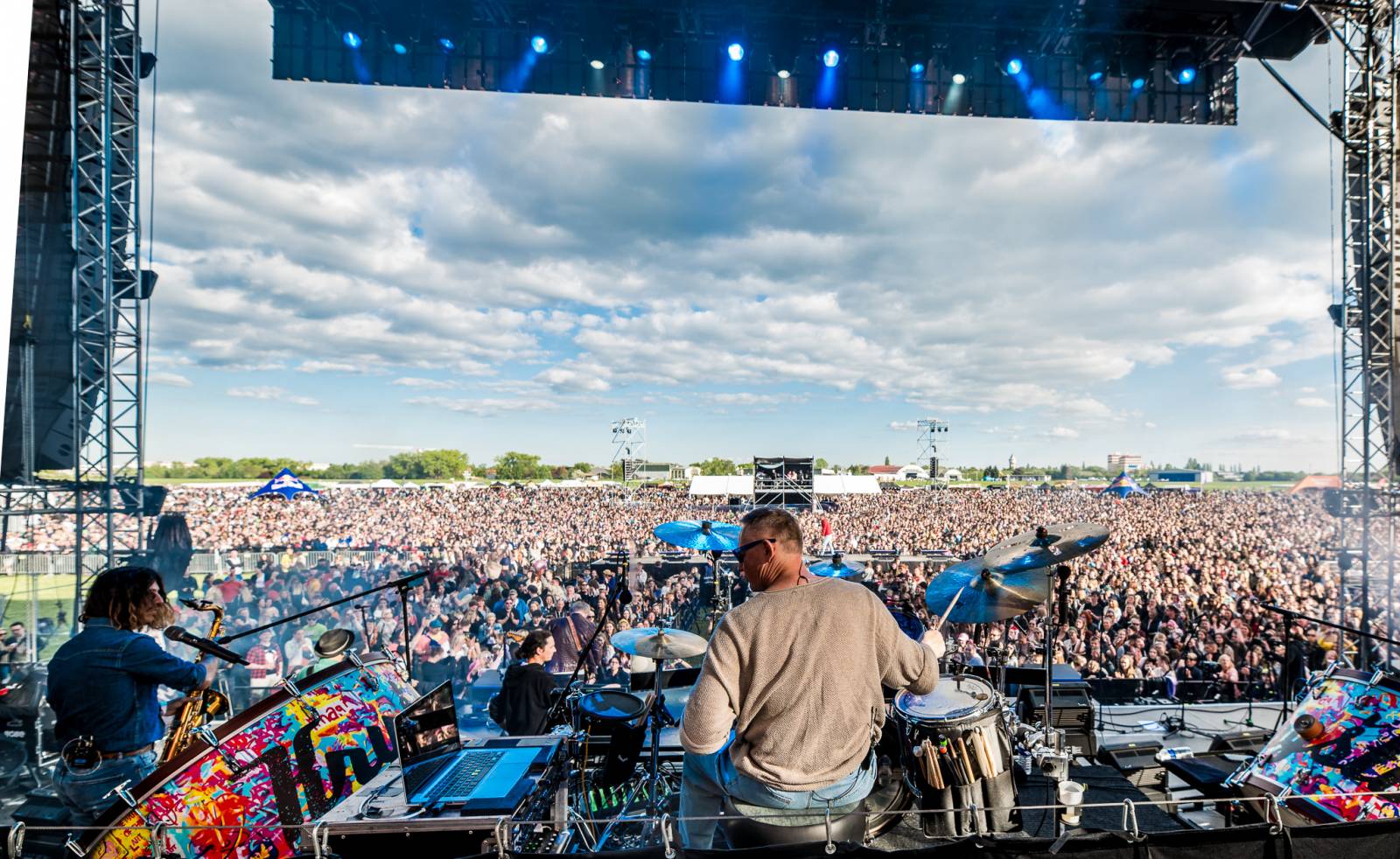 Majáles rozezněl Prahu. Vystoupili Kryštof, Sofian Medjmedj, Rybičky 48 a další