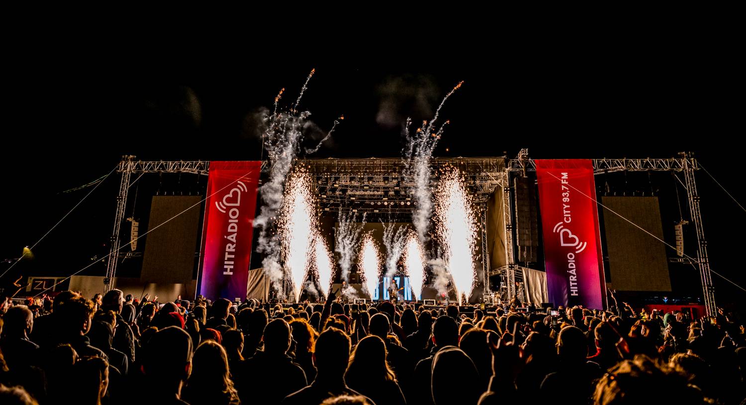 Majáles rozezněl Prahu. Vystoupili Kryštof, Sofian Medjmedj, Rybičky 48 a další