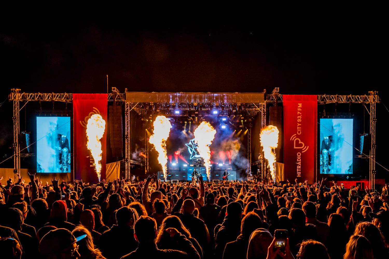 Majáles rozezněl Prahu. Vystoupili Kryštof, Sofian Medjmedj, Rybičky 48 a další