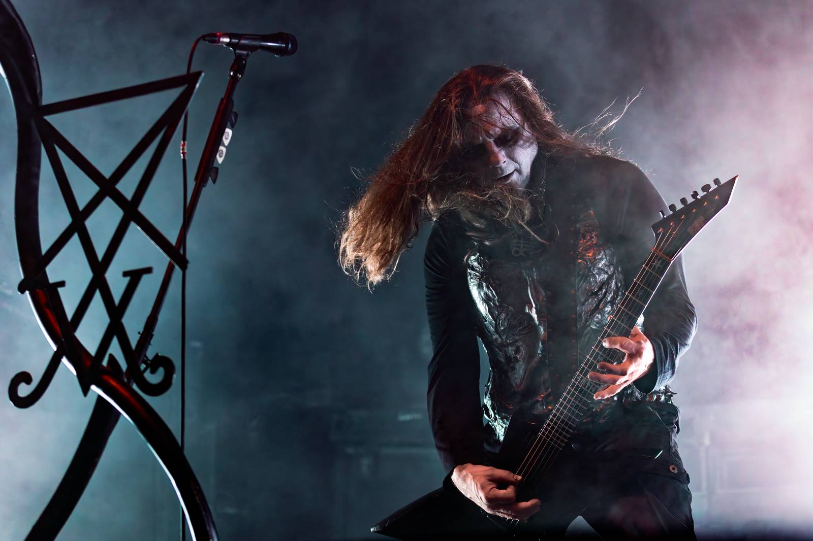 Behemoth rozpoutali v Praze peklo, rozbouřili O2 universum