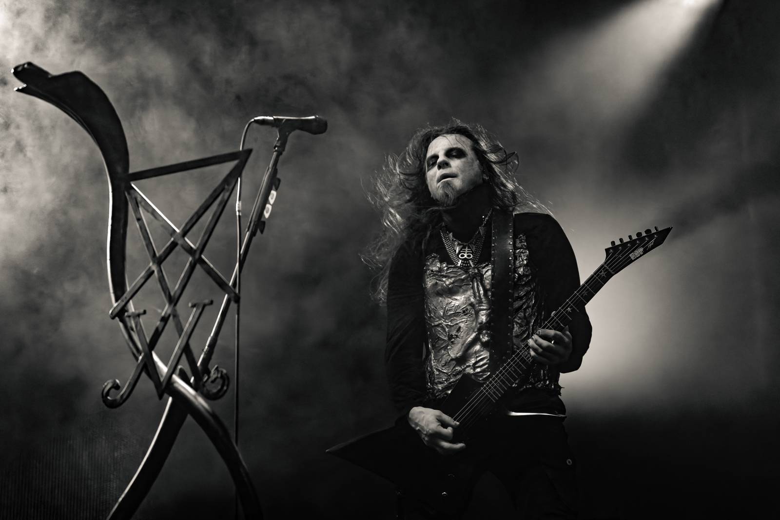 Behemoth rozpoutali v Praze peklo, rozbouřili O2 universum