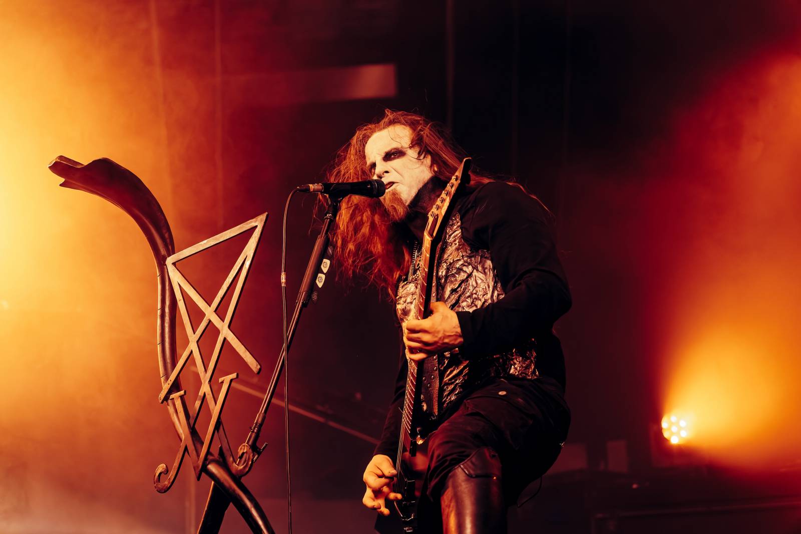 Behemoth rozpoutali v Praze peklo, rozbouřili O2 universum