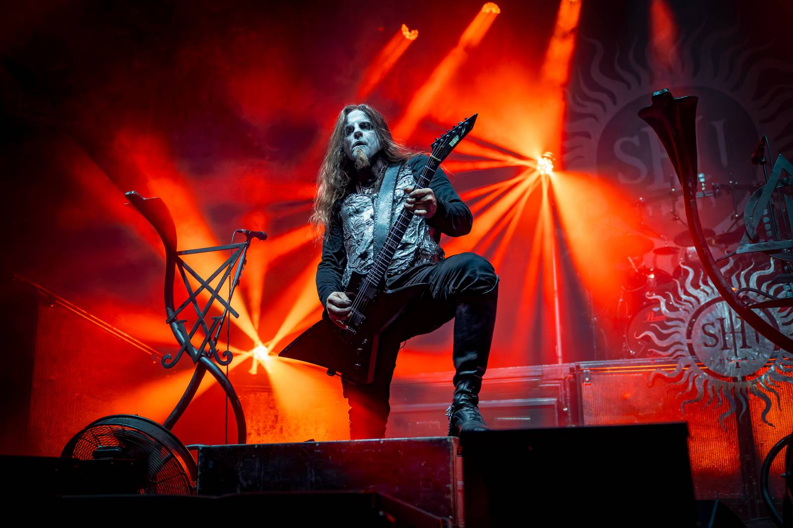 Behemoth rozpoutali v Praze peklo, rozbouřili O2 universum