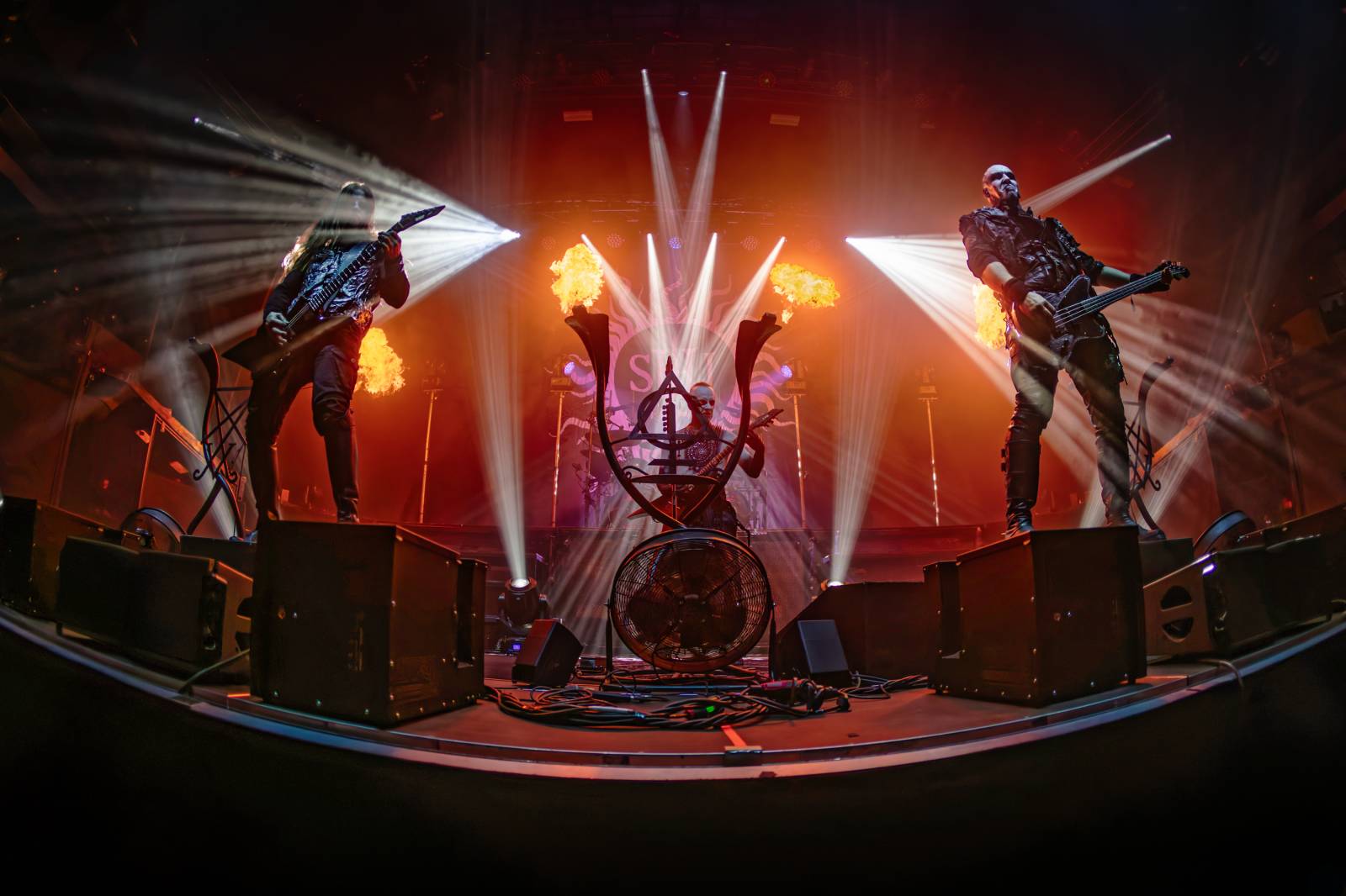 Behemoth rozpoutali v Praze peklo, rozbouřili O2 universum