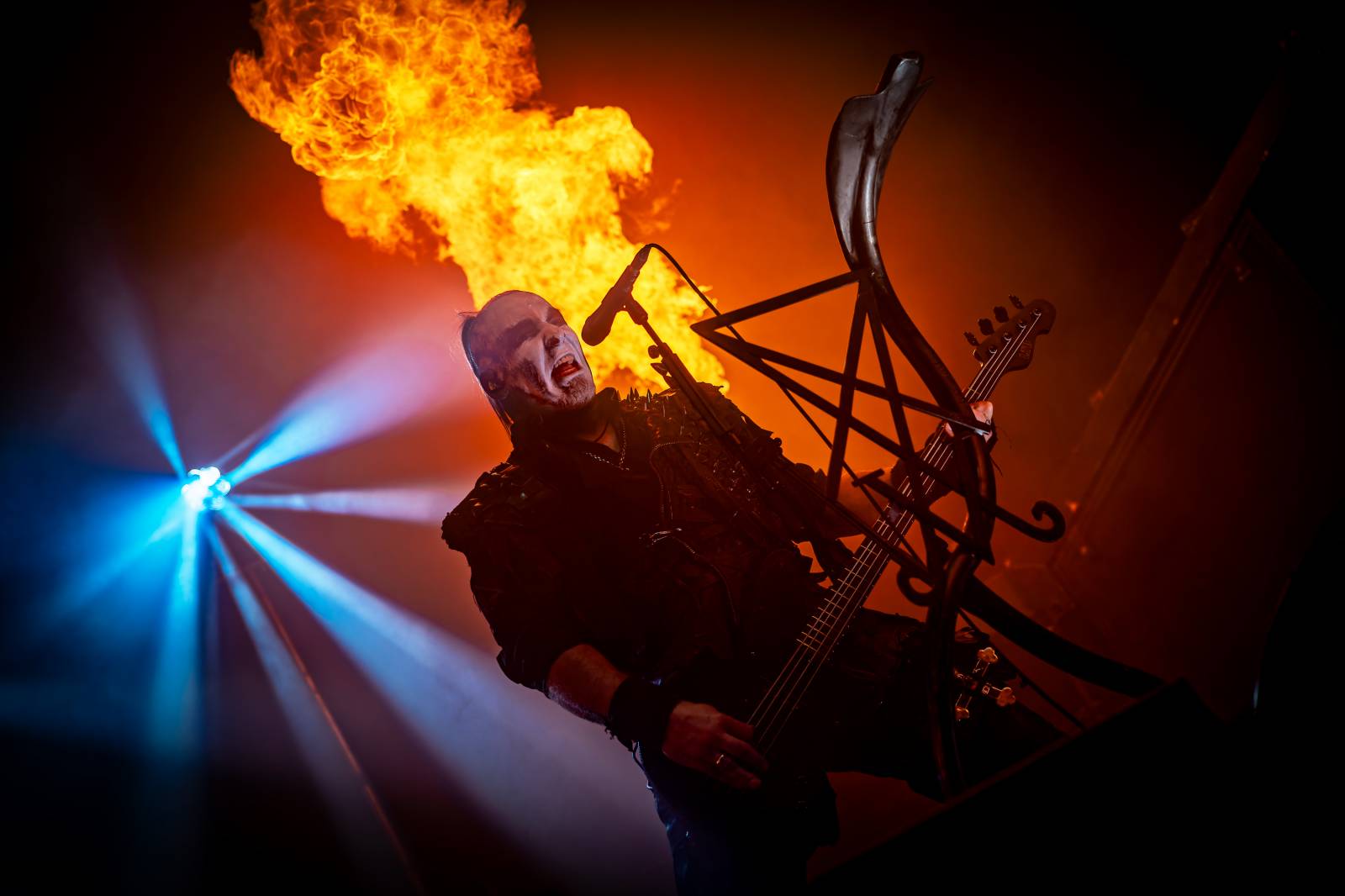 Behemoth rozpoutali v Praze peklo, rozbouřili O2 universum