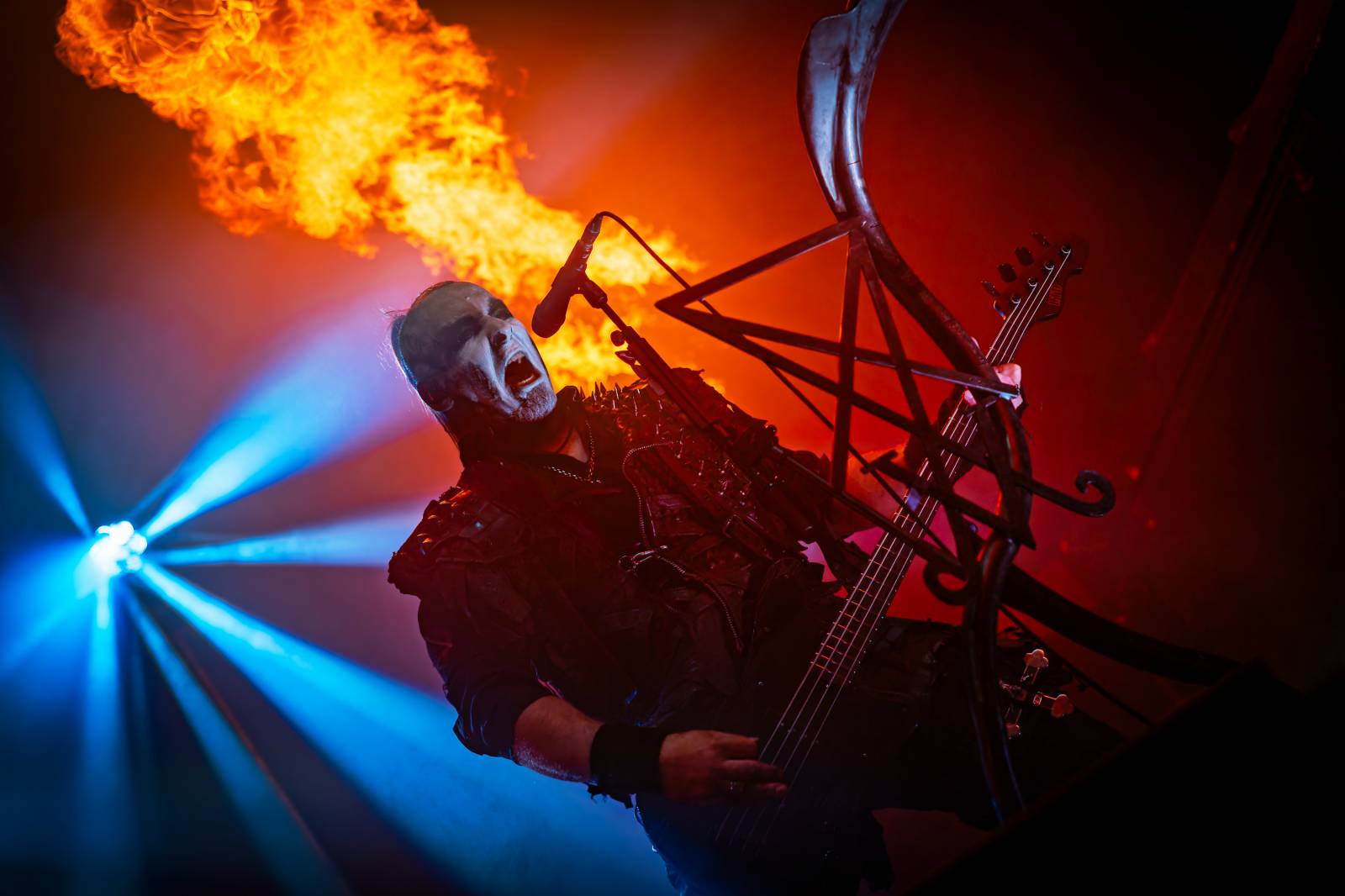 Behemoth rozpoutali v Praze peklo, rozbouřili O2 universum