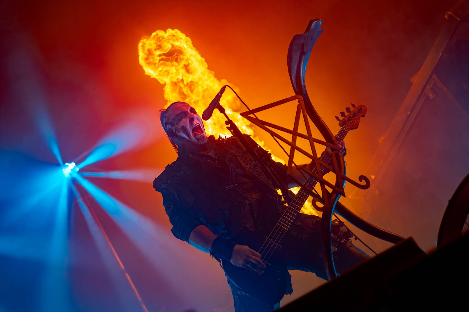 Behemoth rozpoutali v Praze peklo, rozbouřili O2 universum