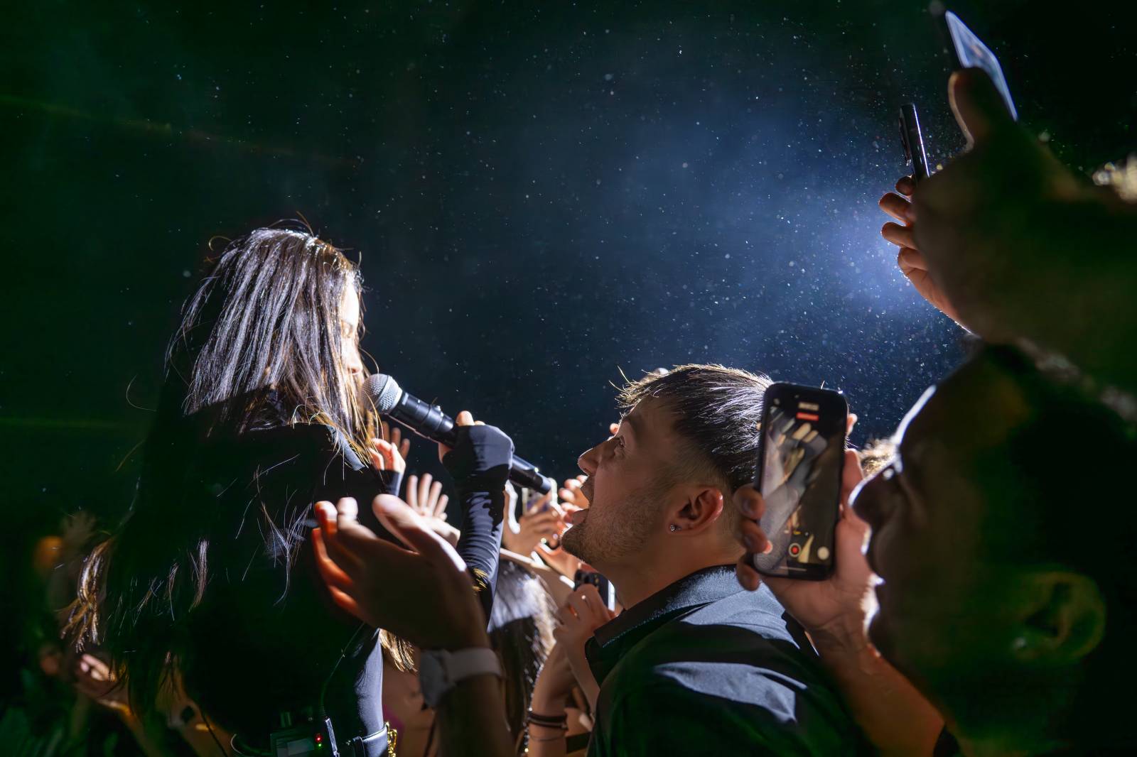 INNA roztančila Forum Karlín: Rumunská hvězda přivezla do Prahy energickou show