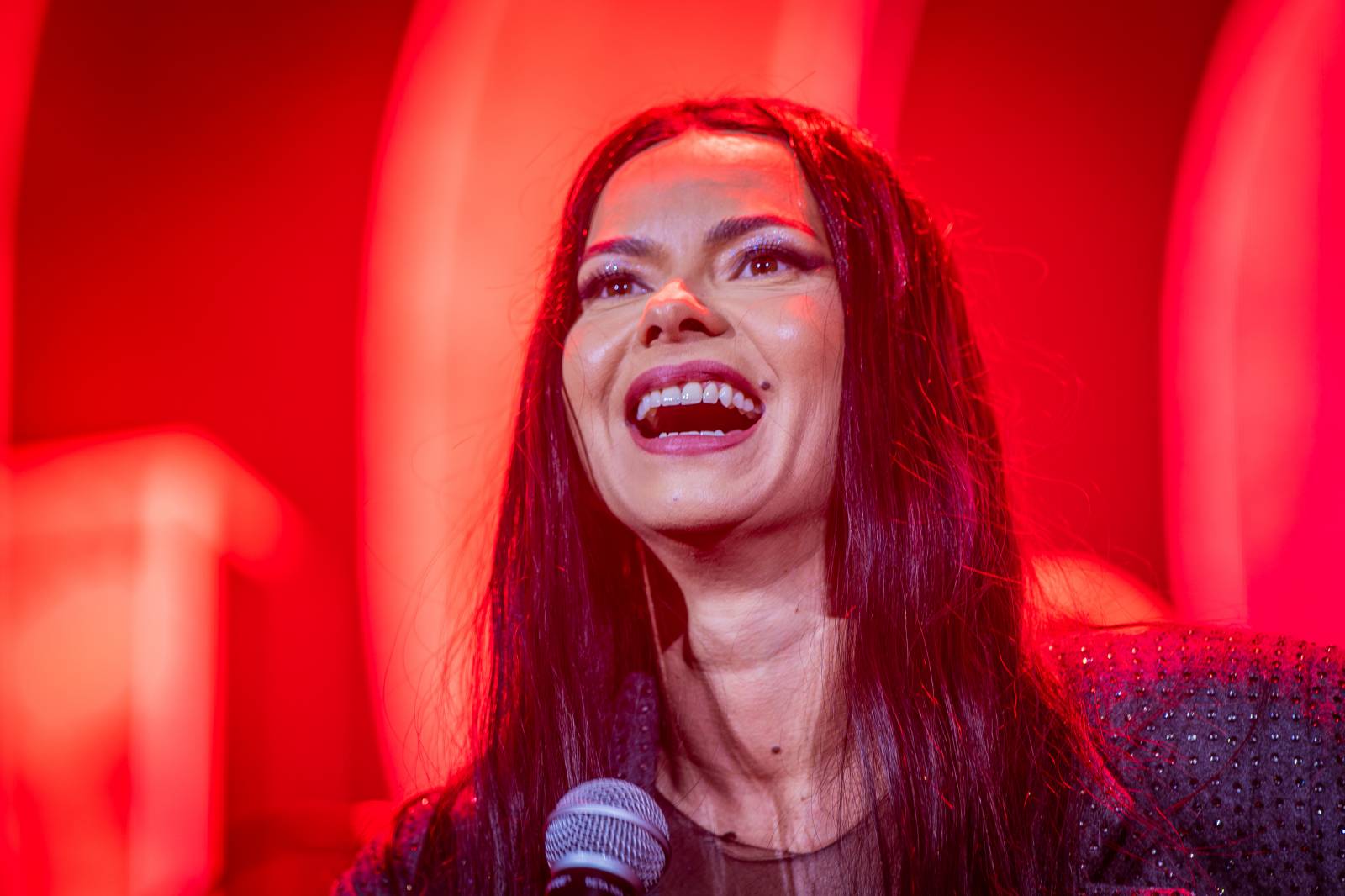 INNA roztančila Forum Karlín: Rumunská hvězda přivezla do Prahy energickou show