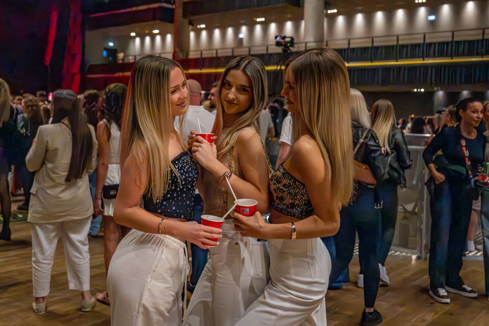 INNA roztančila Forum Karlín: Rumunská hvězda přivezla do Prahy energickou show