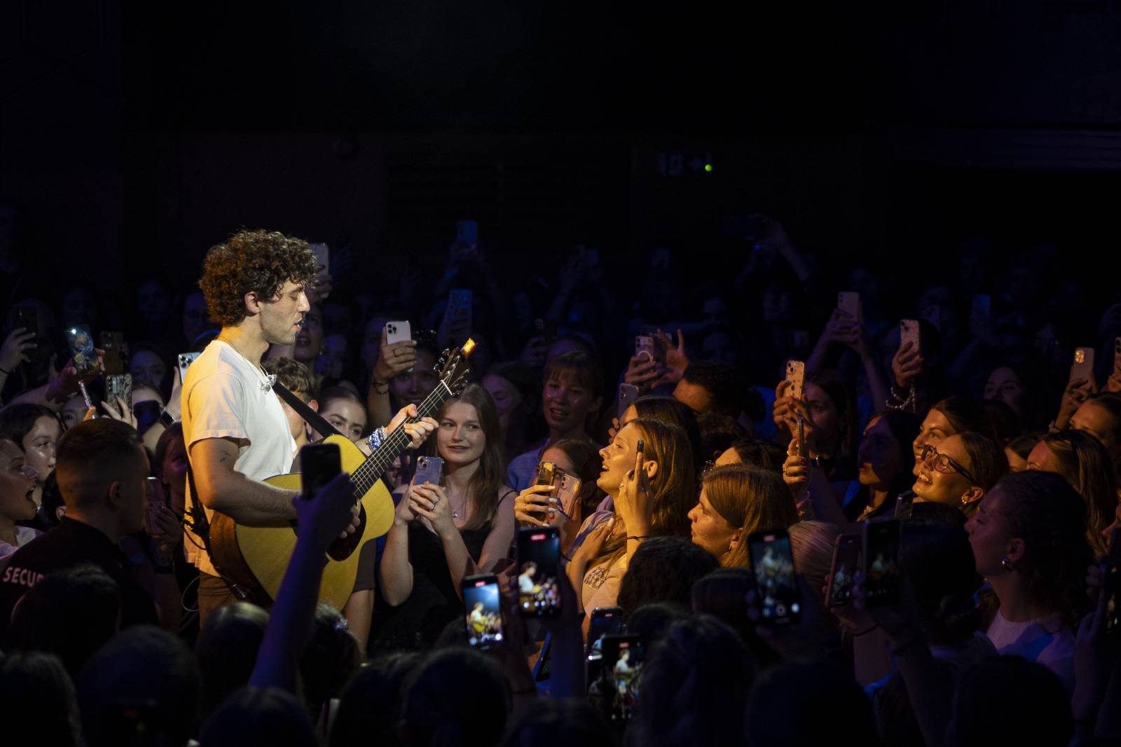 Mark Ambor poprvé v Praze. Publikum ho dojalo k slzám