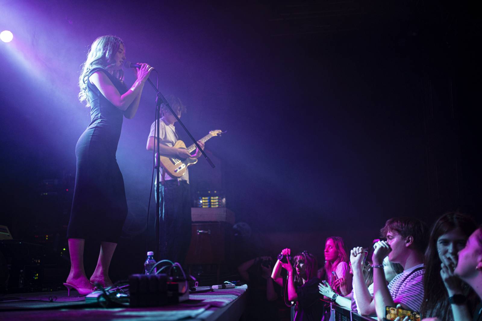 Mark Ambor poprvé v Praze. Publikum ho dojalo k slzám