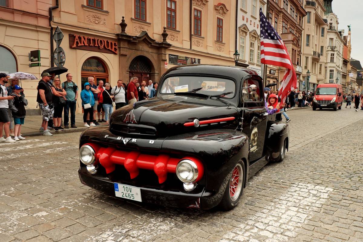 Anna K., Igor Orozovič, November 2nd a další slavili v Plzni osmdesát let svobody