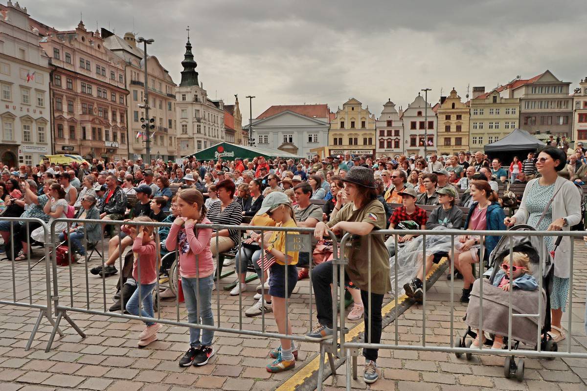 Anna K., Igor Orozovič, November 2nd a další slavili v Plzni osmdesát let svobody