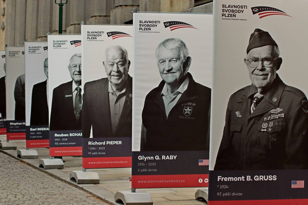 Anna K., Igor Orozovič, November 2nd a další slavili v Plzni osmdesát let svobody