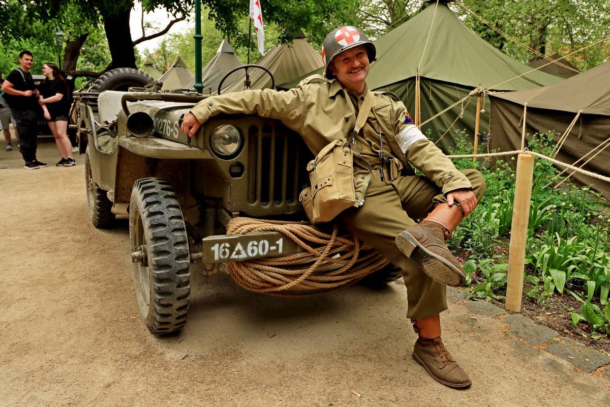 Anna K., Igor Orozovič, November 2nd a další slavili v Plzni osmdesát let svobody