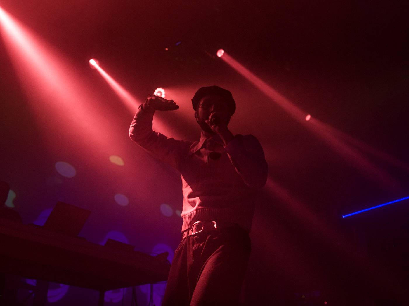 Raper BBNO$ ovládl Roxy, na stage si pozval i fanynku